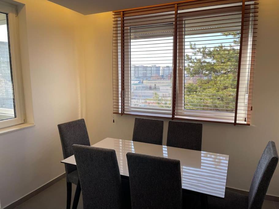 Idealapartments Llc 4 Priştine Dış mekan fotoğraf